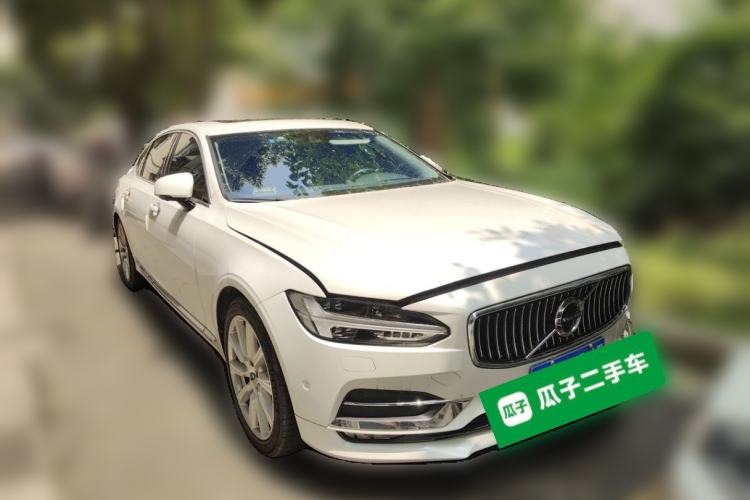 Used Volvo S90 2018 T5 Zhiya Edition Front Right 45 Deg