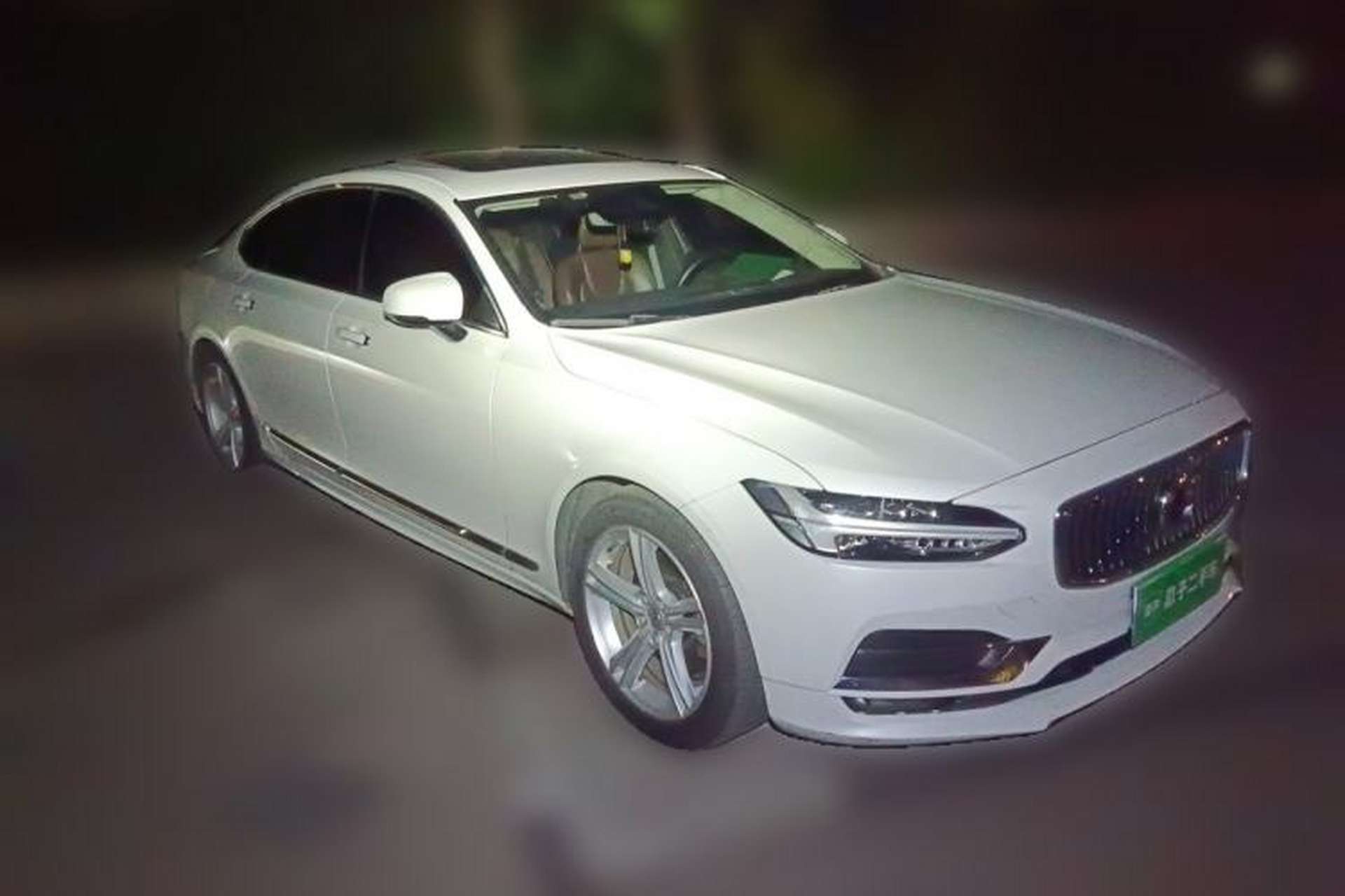 Used Volvo S90 2018 T5 Zhiyuan Edition Front Right 45 Deg