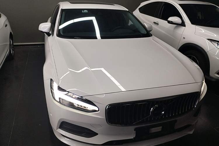 Used Volvo S90 2018 T4 Zhiyuan Edition Front