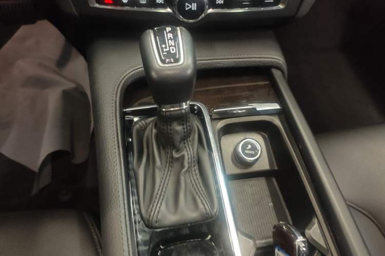 Used Volvo S90 2018 T4 Zhiyuan Edition Gear Lever