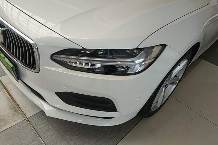 Used Volvo S90 2018 T4 Zhiyuan Edition Left Front Headlight
