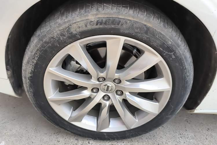 Used Volvo S90 2018 T5 Zhiyuan Edition Left Front Wheel Hub