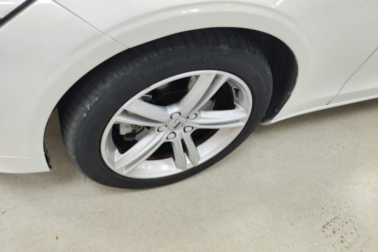 Used Volvo S90 2018 T4 Zhiyuan Edition Left Front Wheel Hub