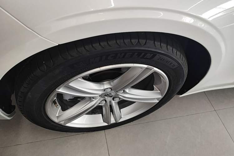 Used Volvo S90 2018 T4 Zhiyuan Edition Left Front Wheel Hub