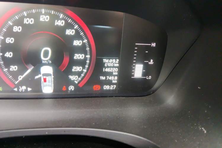 Used Volvo S90 2018 T4 Zhiyuan Edition Odometer Close Up
