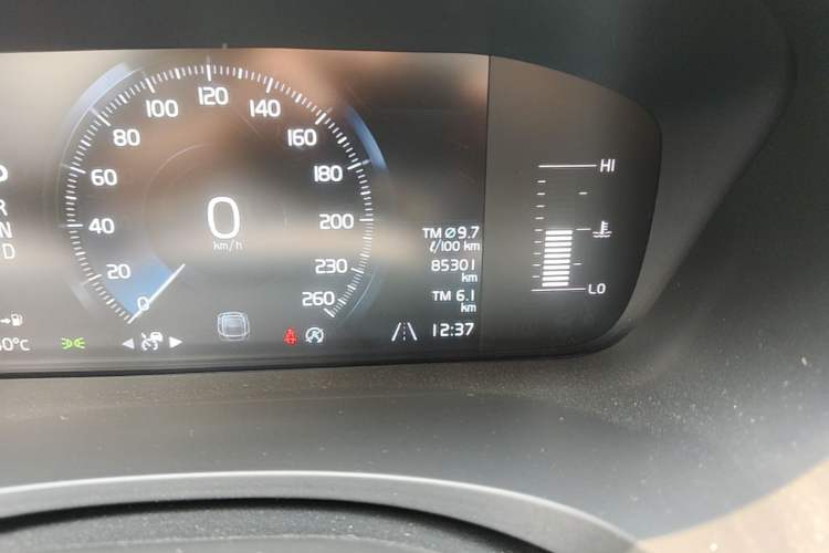 Used Volvo S90 2018 T4 Zhiyuan Edition Odometer Close Up