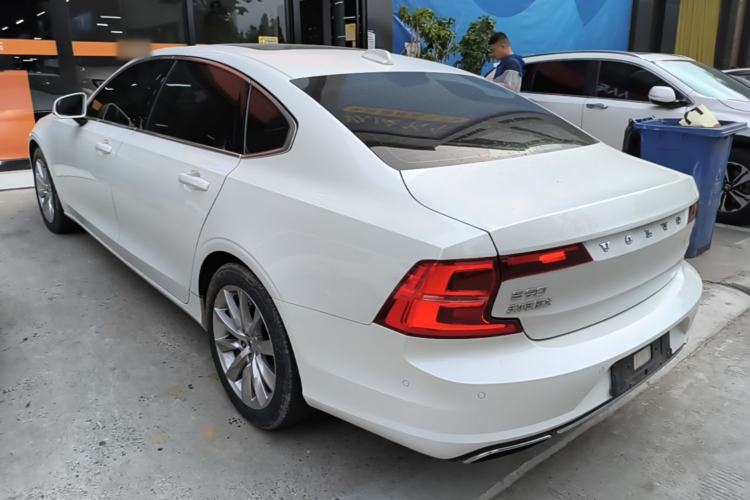 Used Volvo S90 2018 T5 Zhiyuan Edition Rear Left 45 Deg