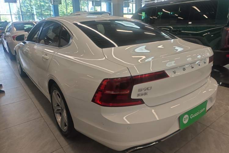 Used Volvo S90 2018 T4 Zhiyuan Edition Rear Left 45 Deg