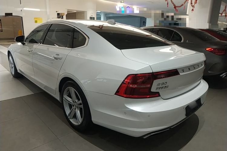 Used Volvo S90 2018 T4 Zhiyuan Edition Rear Left 45 Deg