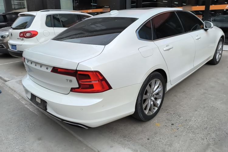 Used Volvo S90 2018 T5 Zhiyuan Edition Rear Right 45 Deg