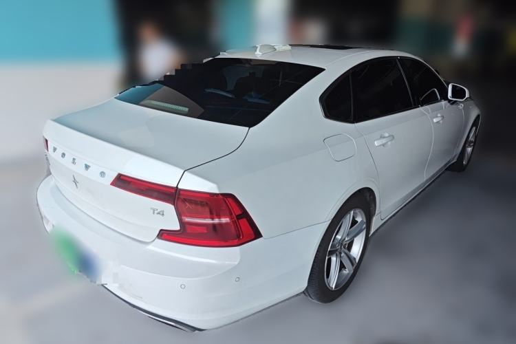 Used Volvo S90 2018 T4 Zhiyuan Edition Rear Right 45 Deg