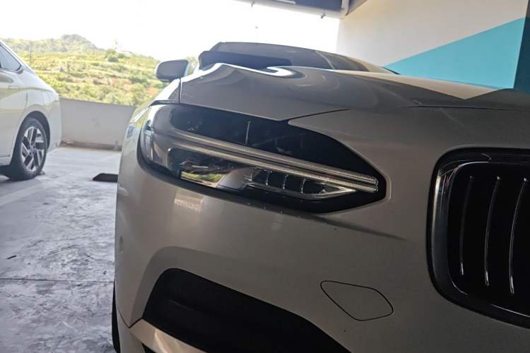Used Volvo S90 2018 T4 Zhiyuan Edition Right Front Headlight