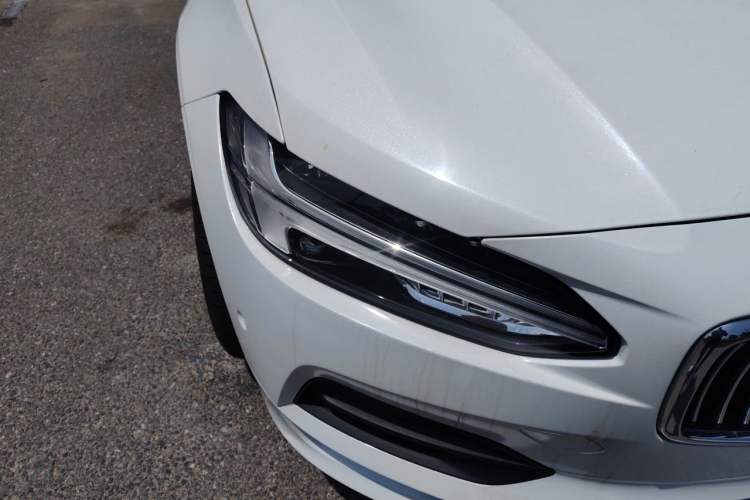 Used Volvo S90 2018 T4 Zhiyuan Edition Right Front Headlight