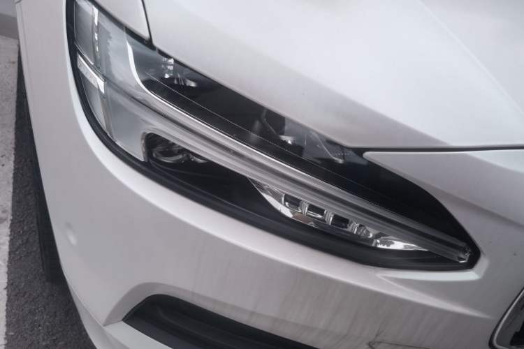 Used Volvo S90 2018 T4 Zhiyuan Edition Right Front Headlight