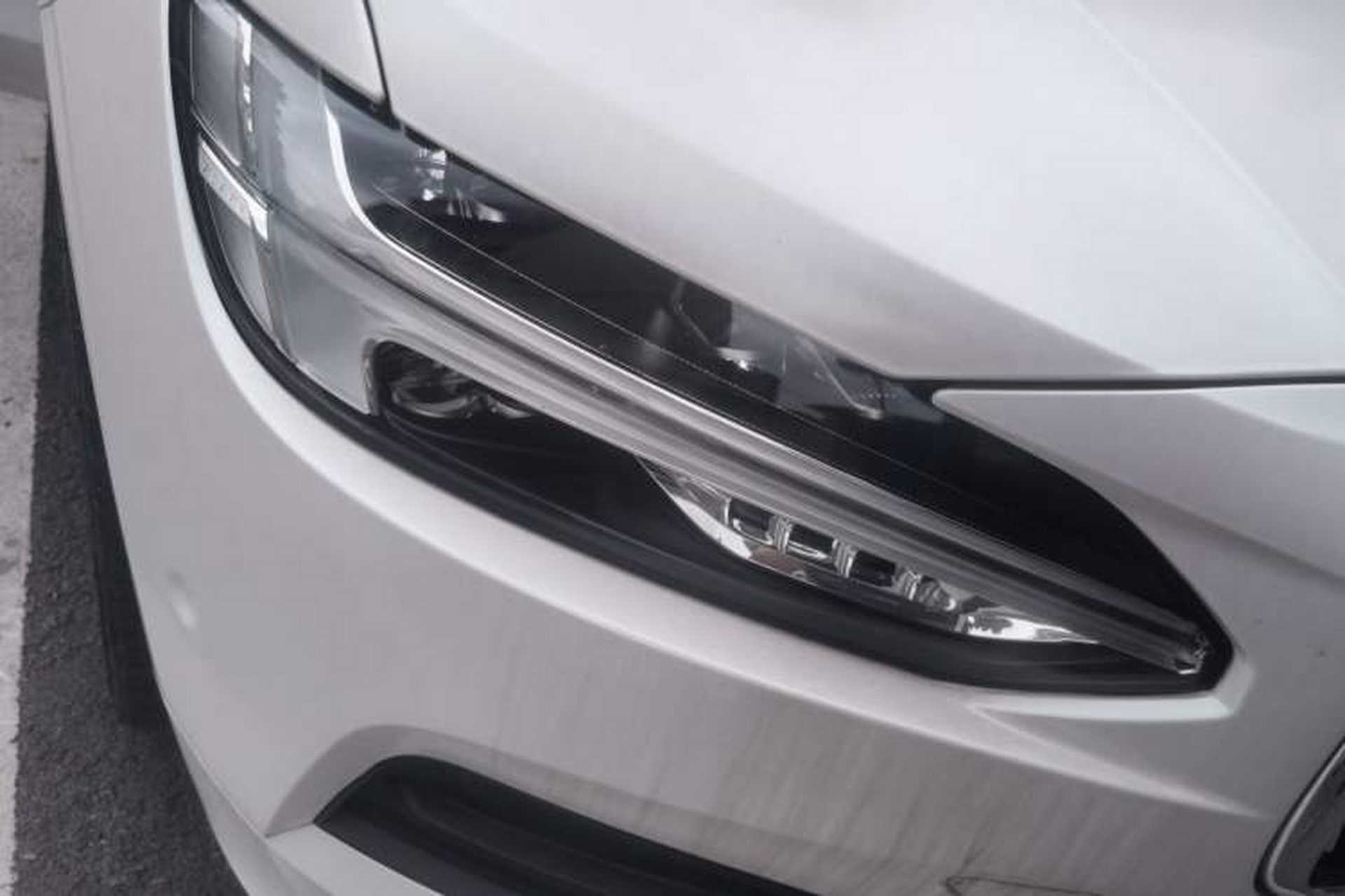 Used Volvo S90 2018 T4 Zhiyuan Edition Right Front Headlight