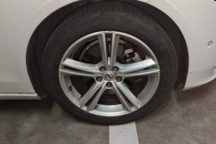Used Volvo S90 2018 T4 Zhiyuan Edition Right Front Wheel Hub