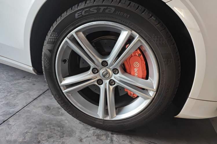 Used Volvo S90 2018 T4 Zhiyuan Edition Right Front Wheel Hub