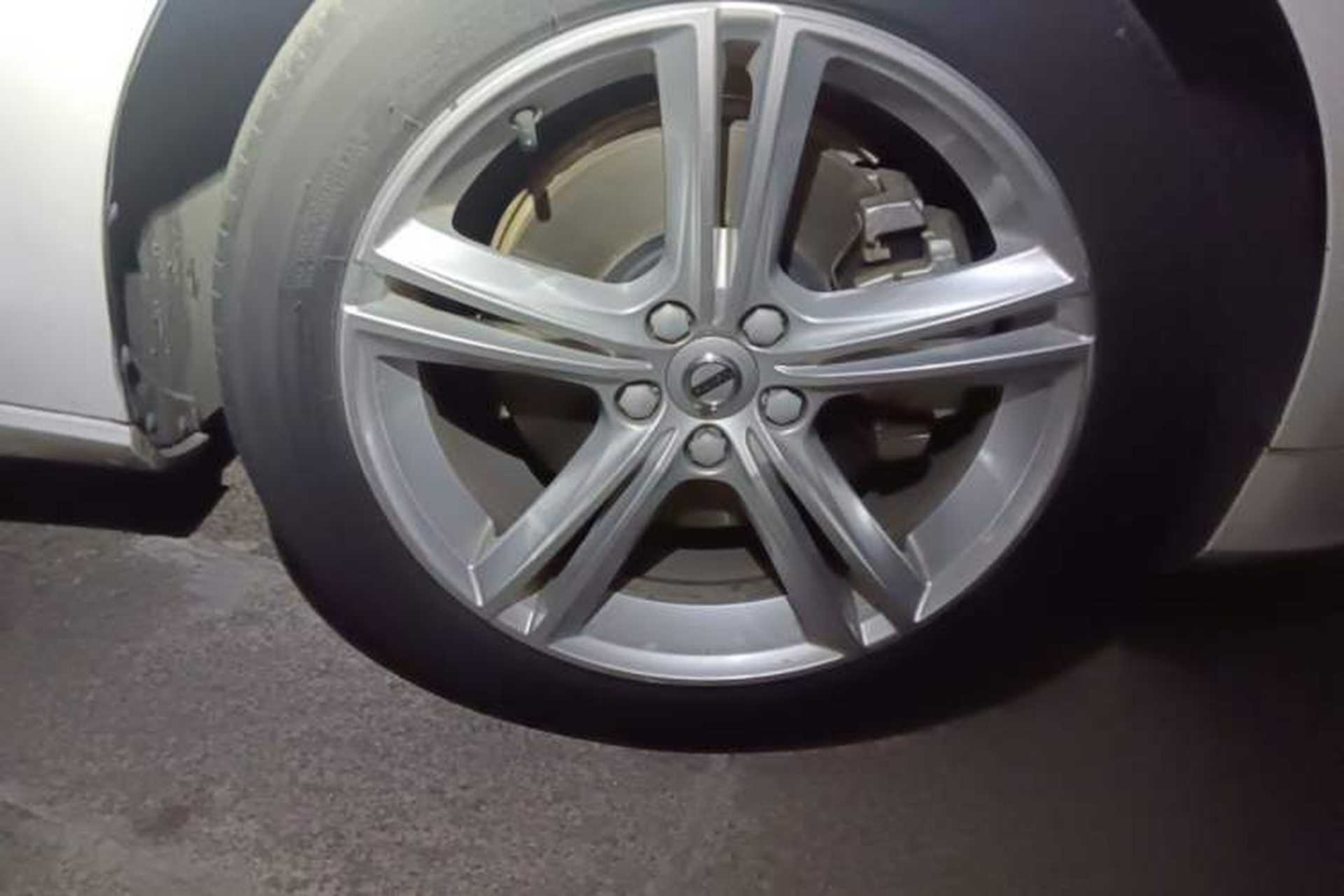 Used Volvo S90 2018 T5 Zhiyuan Edition Right Front Wheel Hub