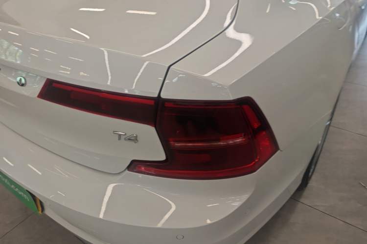 Used Volvo S90 2018 T4 Zhiyuan Edition Right Rear Taillight