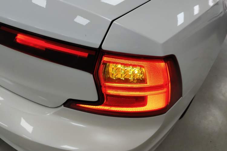 Used Volvo S90 2018 T4 Zhiyuan Edition Right Rear Taillight