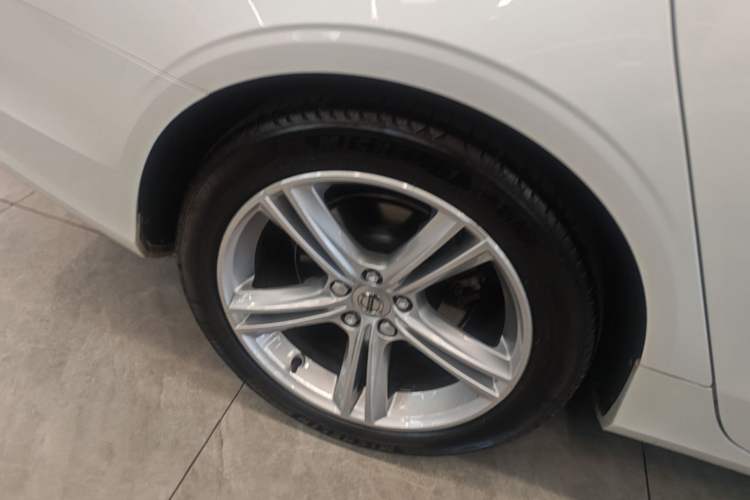 Used Volvo S90 2018 T4 Zhiyuan Edition Right Rear Wheel Hub