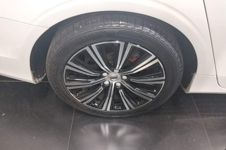 Used Volvo S90 2018 T4 Zhiyuan Edition Right Rear Wheel Hub