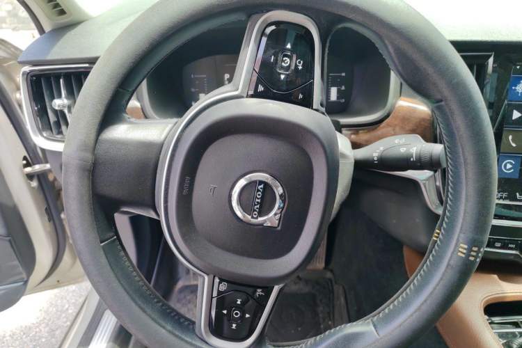 Used Volvo S90 2018 T4 Zhiyuan Edition Steering Wheel