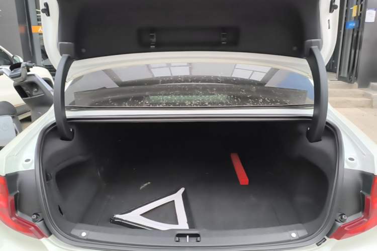 Used Volvo S90 2018 T5 Zhiyuan Edition Trunk