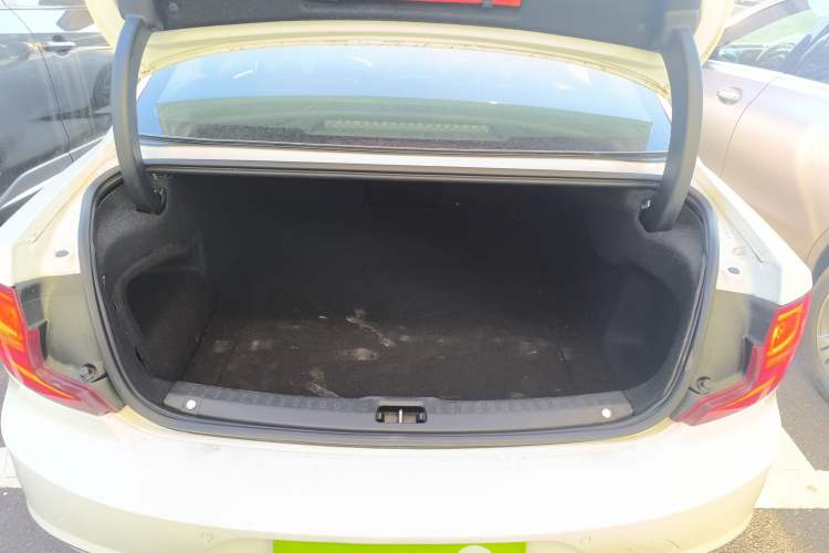 Used Volvo S90 2018 T4 Zhiyuan Edition Trunk