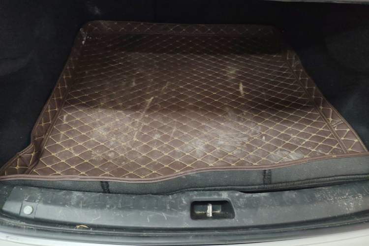 Used Volvo S90 2018 T4 Zhiyuan Edition Trunk