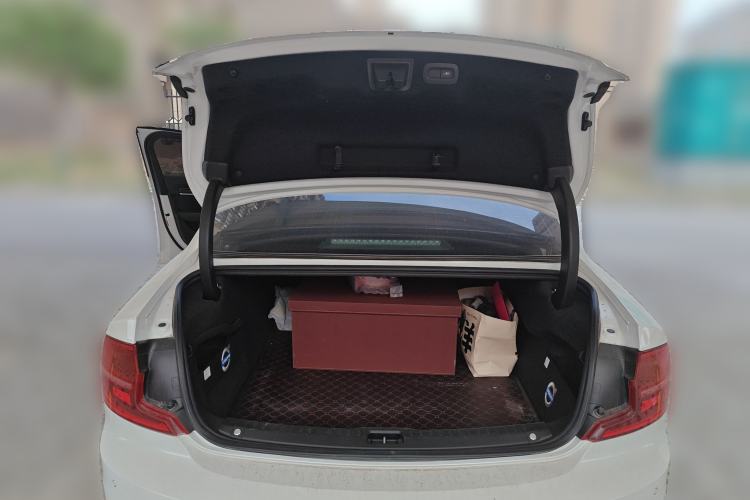 Used Volvo S90 2018 T4 Zhiyuan Edition Trunk