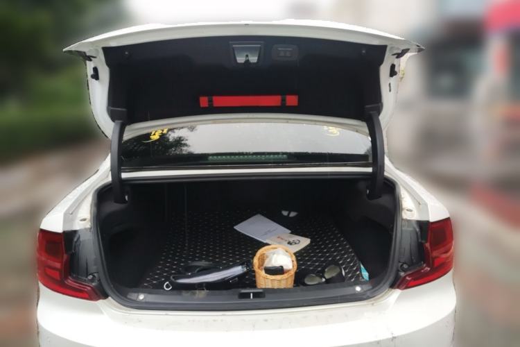 Used Volvo S90 2018 T4 Zhiyuan Edition Trunk