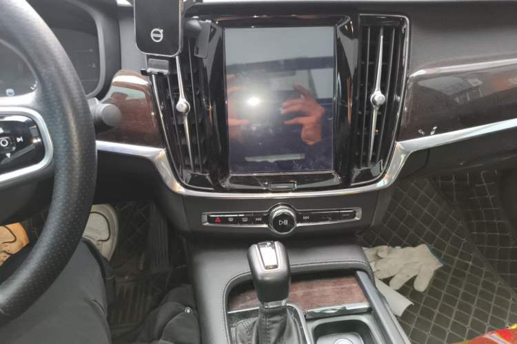 Used Volvo S90 2018 T5 Zhiyuan Edition Audio And AC Panel