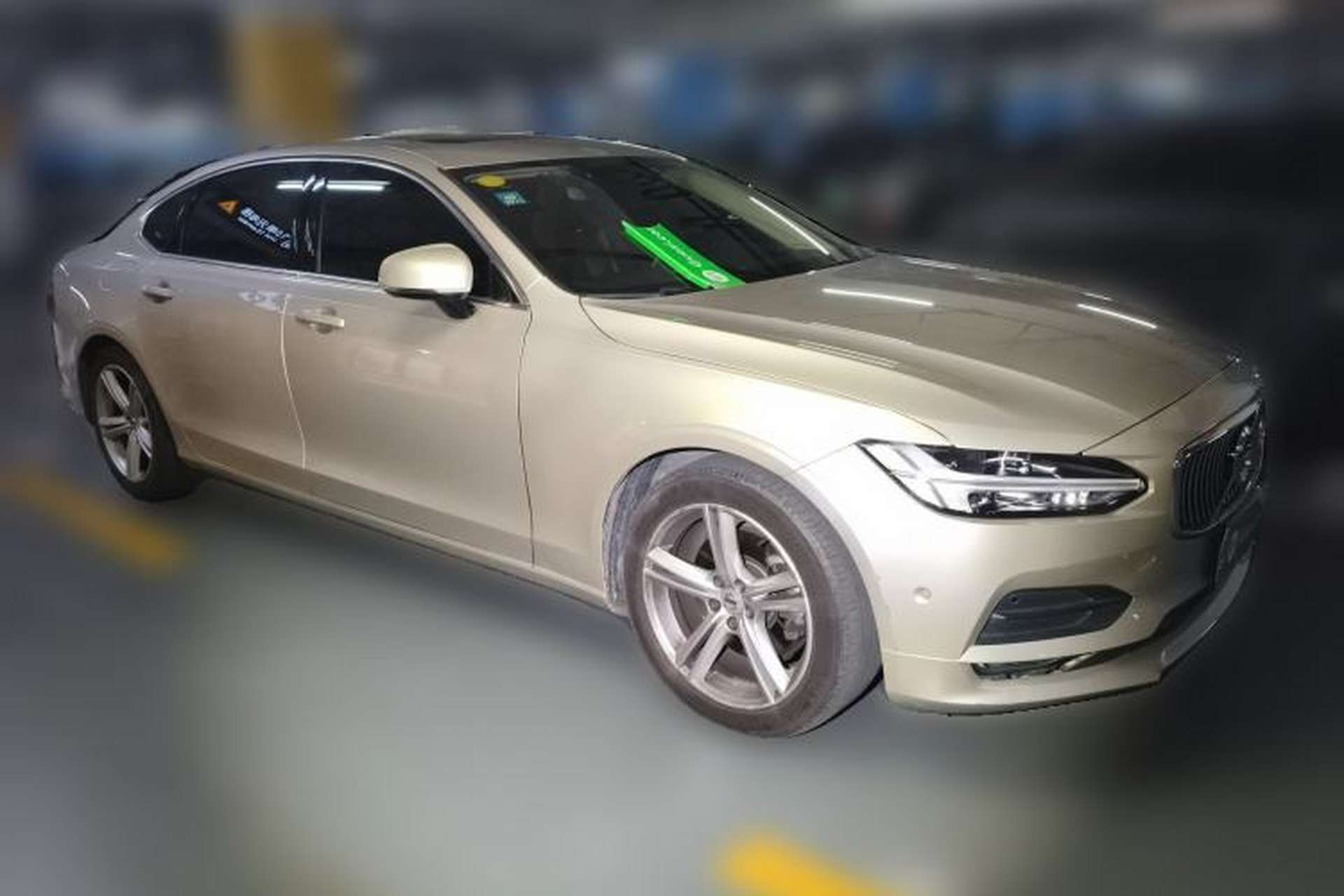 Used Volvo S90 2018 T4 Zhiyuan Edition Front Right 45 Deg
