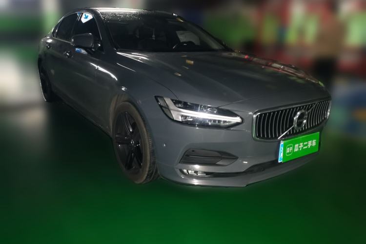 Used Volvo S90 2018 T4 Zhiyuan Edition Front Right 45 Deg