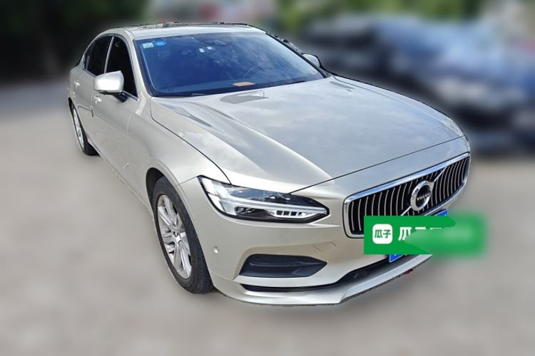 Used Volvo S90 2018 T4 Zhiyuan Edition Front Right 45 Deg