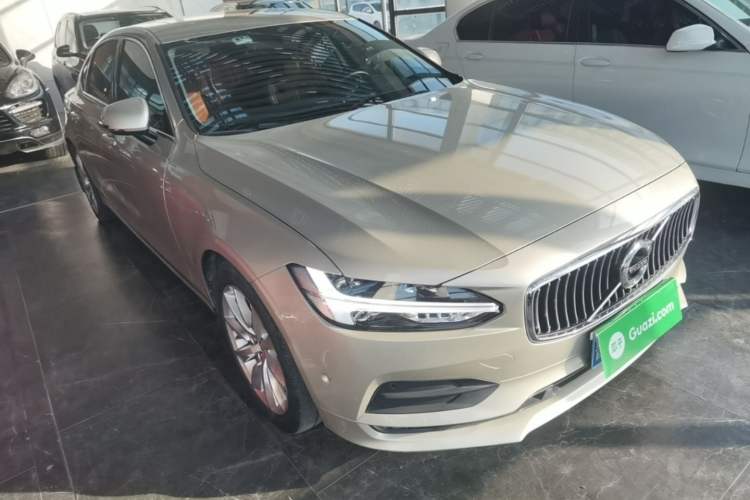 Used Volvo S90 2018 T5 Zhiyuan Edition Front Right 45 Deg