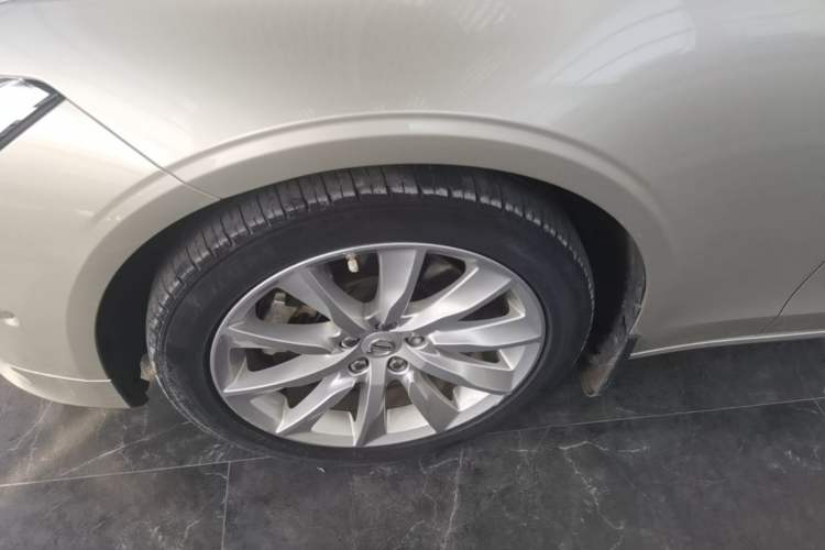 Used Volvo S90 2018 T5 Zhiyuan Edition Left Front Wheel Hub