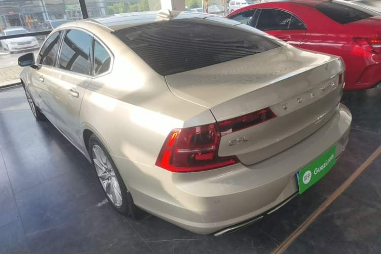 Used Volvo S90 2018 T5 Zhiyuan Edition Rear Left 45 Deg