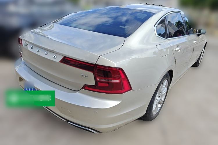 Used Volvo S90 2018 T4 Zhiyuan Edition Rear Right 45 Deg