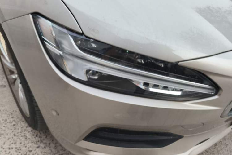 Used Volvo S90 2018 T5 Zhiyuan Edition Right Front Headlight