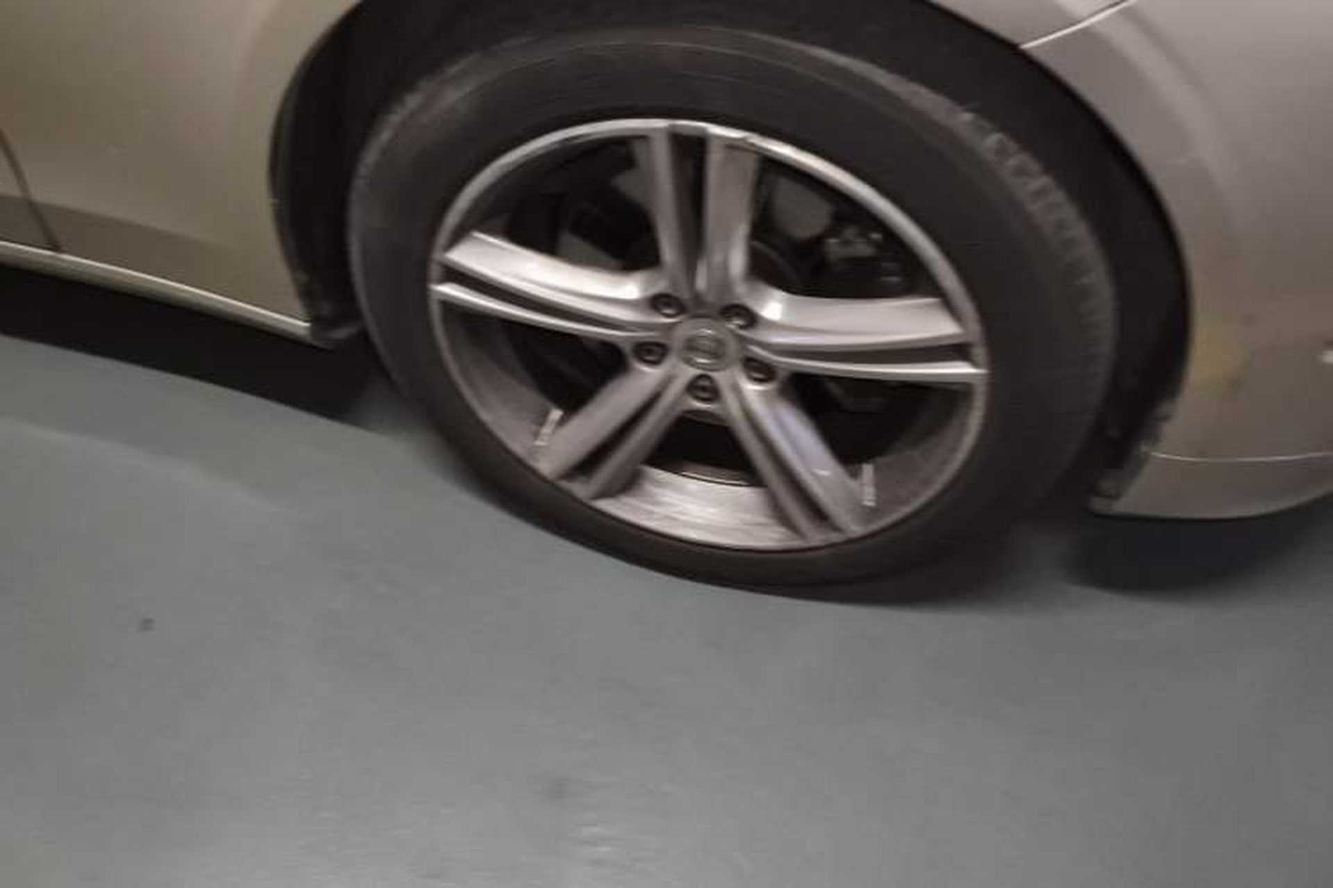 Used Volvo S90 2018 T4 Zhiyuan Edition Right Front Wheel Hub