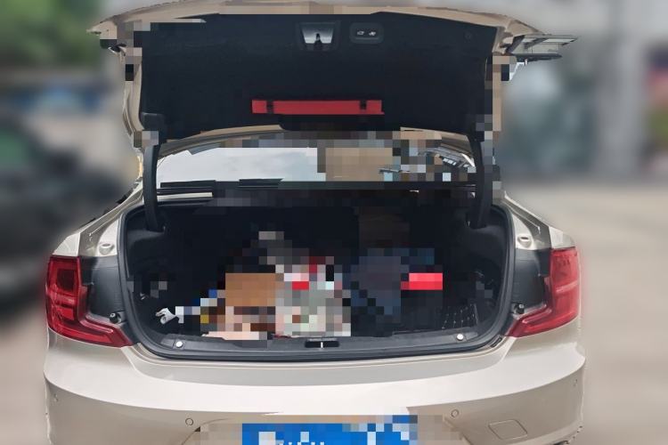 Used Volvo S90 2018 T4 Zhiyuan Edition Trunk