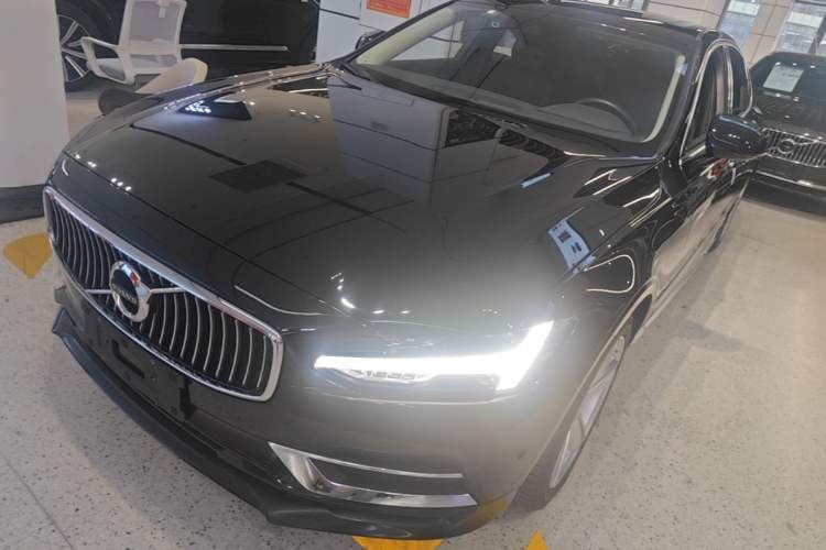 Used Volvo S90 2019 T5 Zhiyuan Edition Guazi used car, China used car export, Used car for sale, Used  cars, Cheapest cars for sale