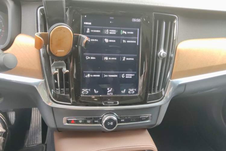 Used Volvo S90 2019 T5 Zhiyuan Edition Audio And AC Panel