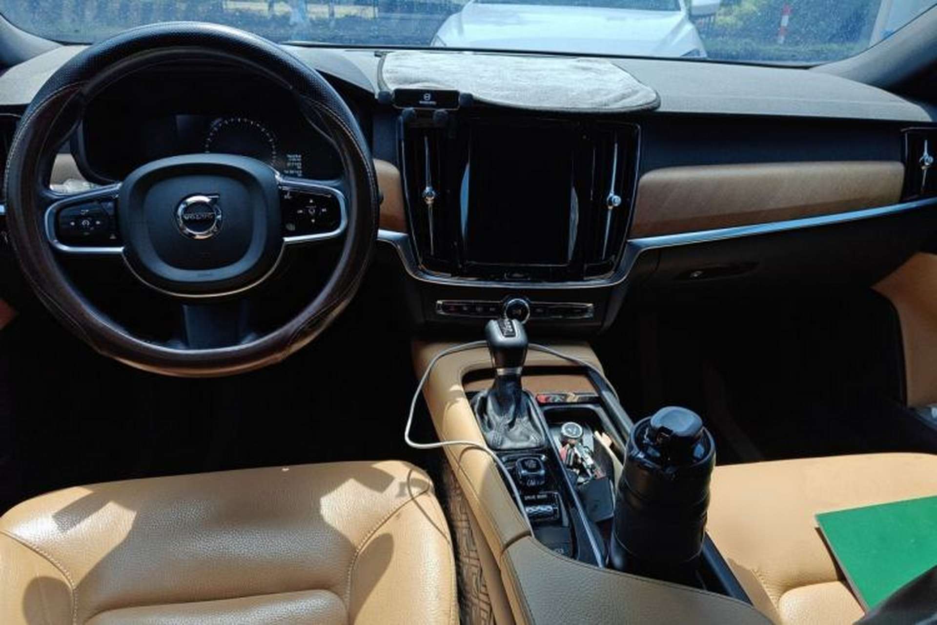 Used Volvo S90 2019 T5 Zhiyi Edition Center Console