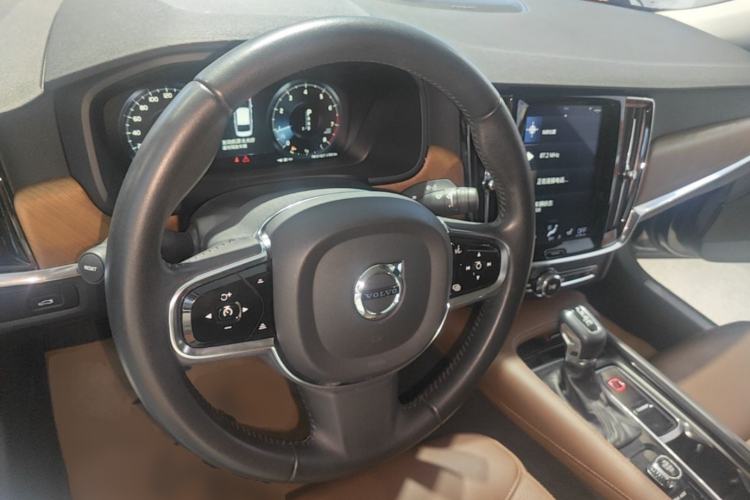 Used Volvo S90 2019 T5 Zhiyuan Edition Center Console