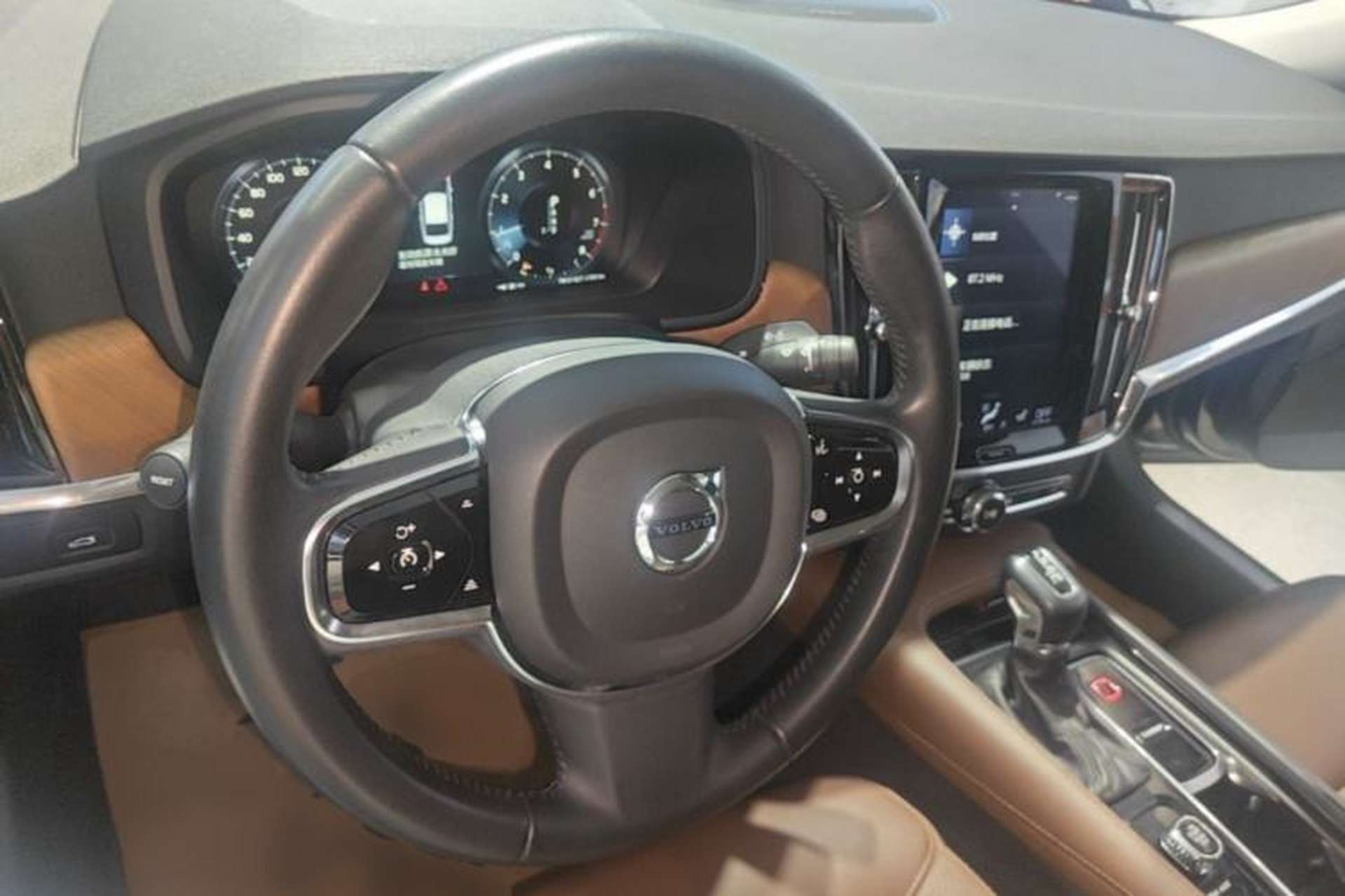 Used Volvo S90 2019 T5 Zhiyuan Edition Center Console