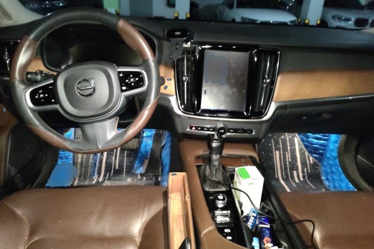 Used Volvo S90 2019 T5 Zhiyuan Edition Center Console