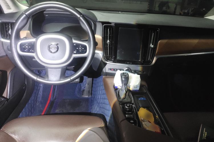 Used Volvo S90 2019 T5 Zhiyuan Edition Center Console